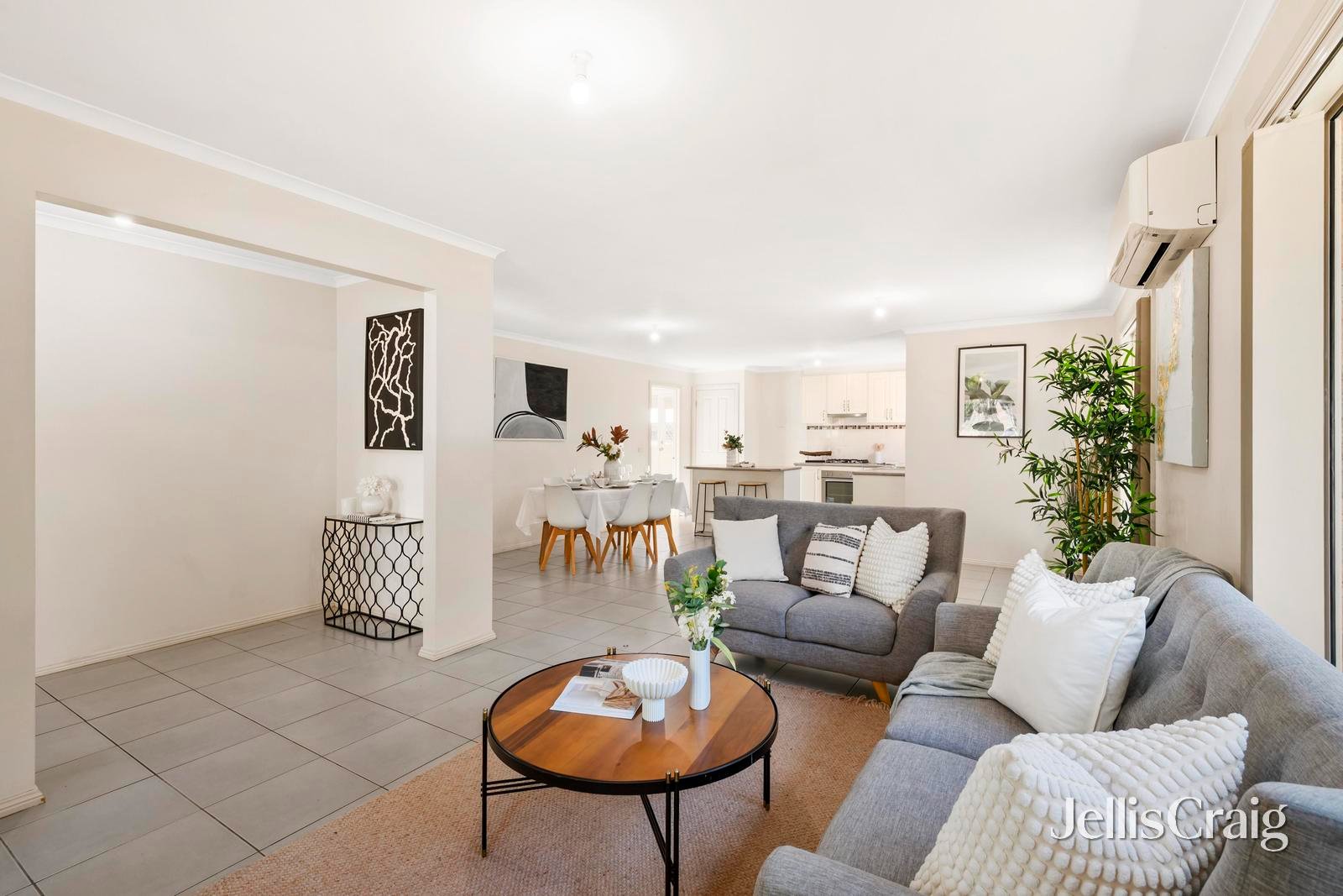 8 Jean Court, Mooroolbark image 7