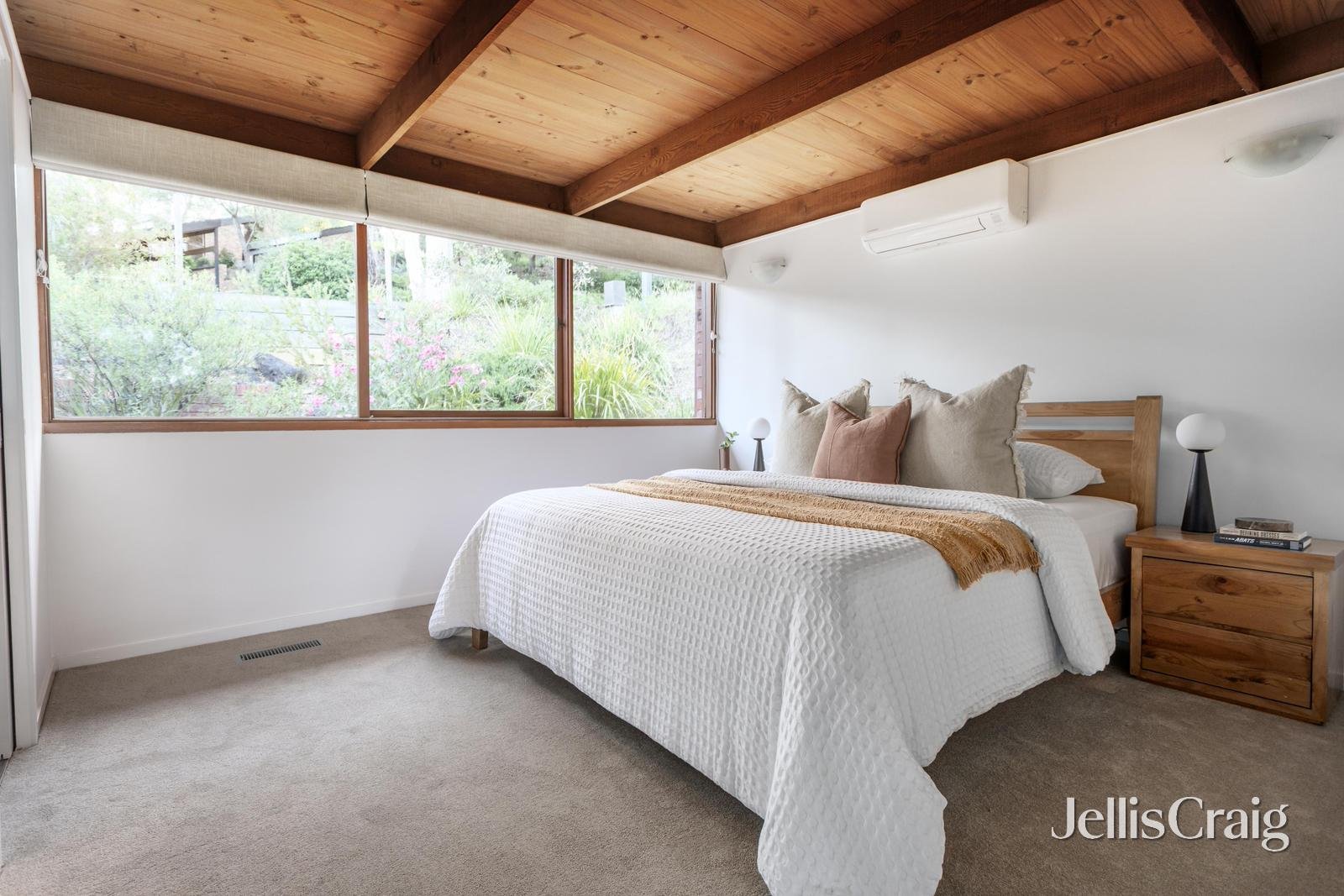 8 Jelbart Court, Eltham image 7