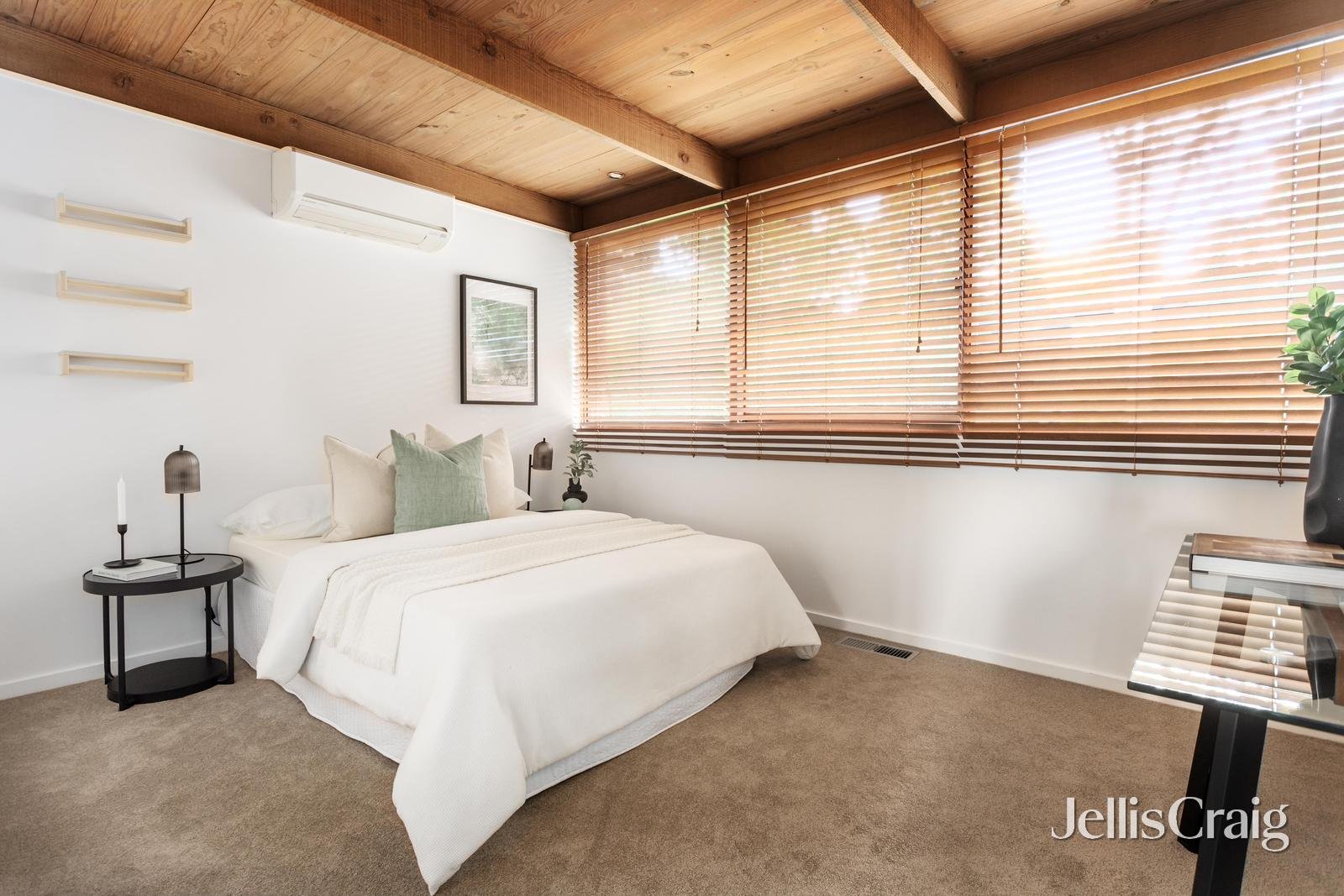 8 Jelbart Court, Eltham image 13