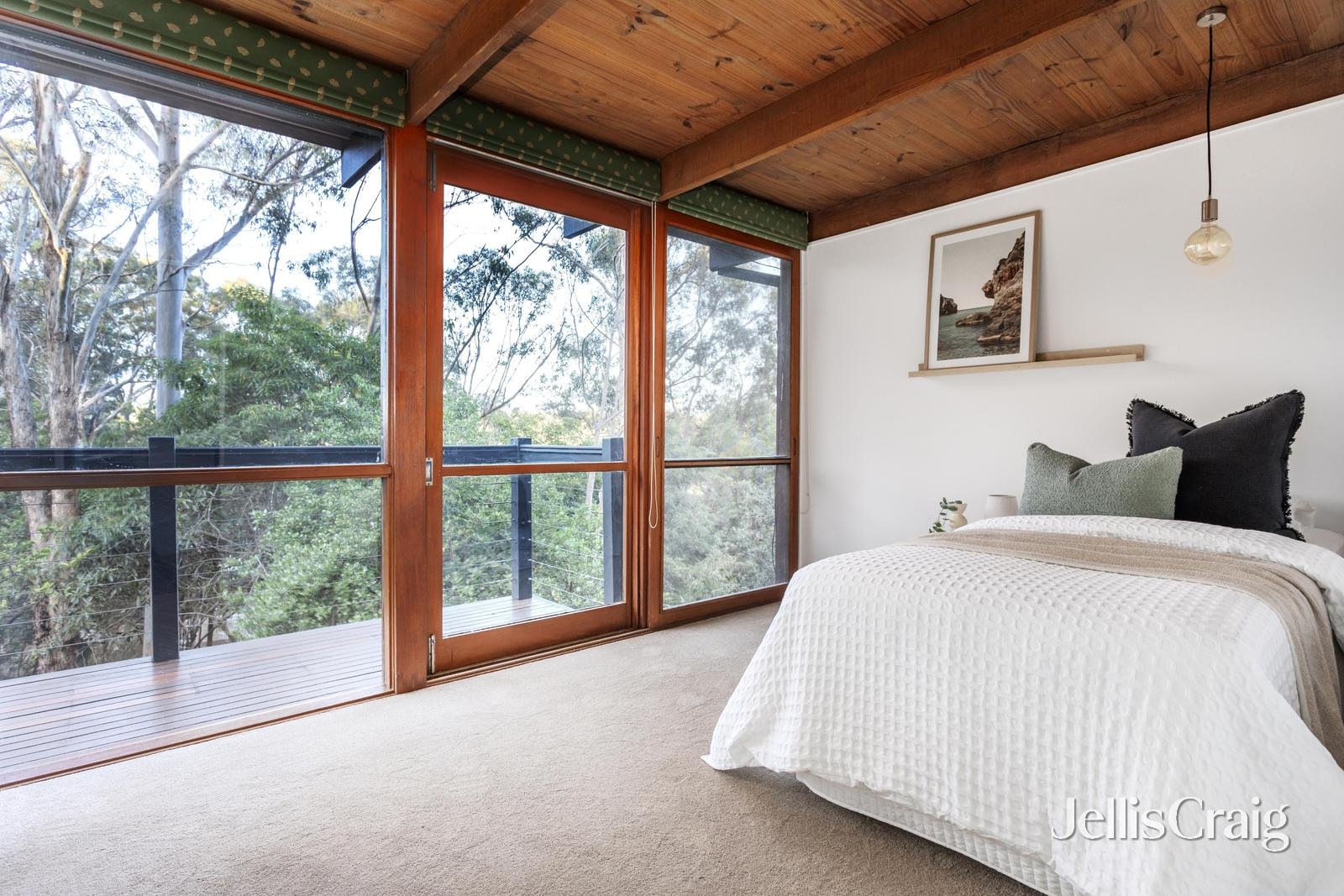 8 Jelbart Court, Eltham image 14