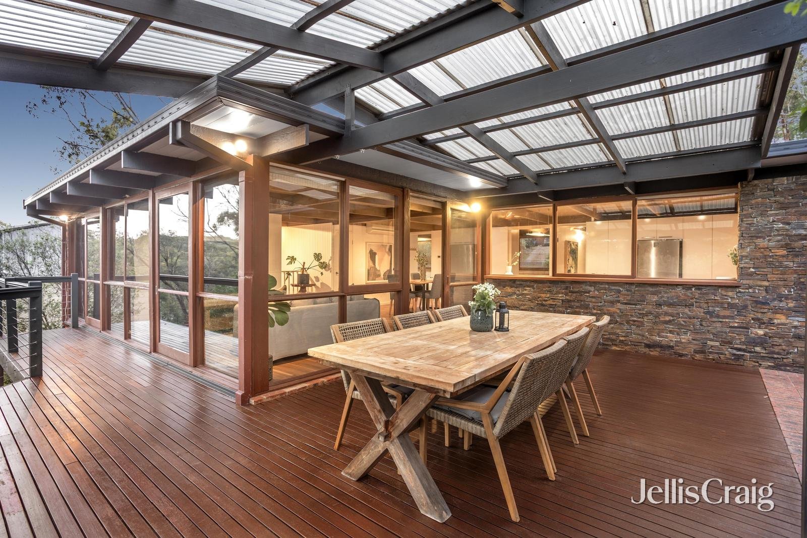 8 Jelbart Court, Eltham image 17