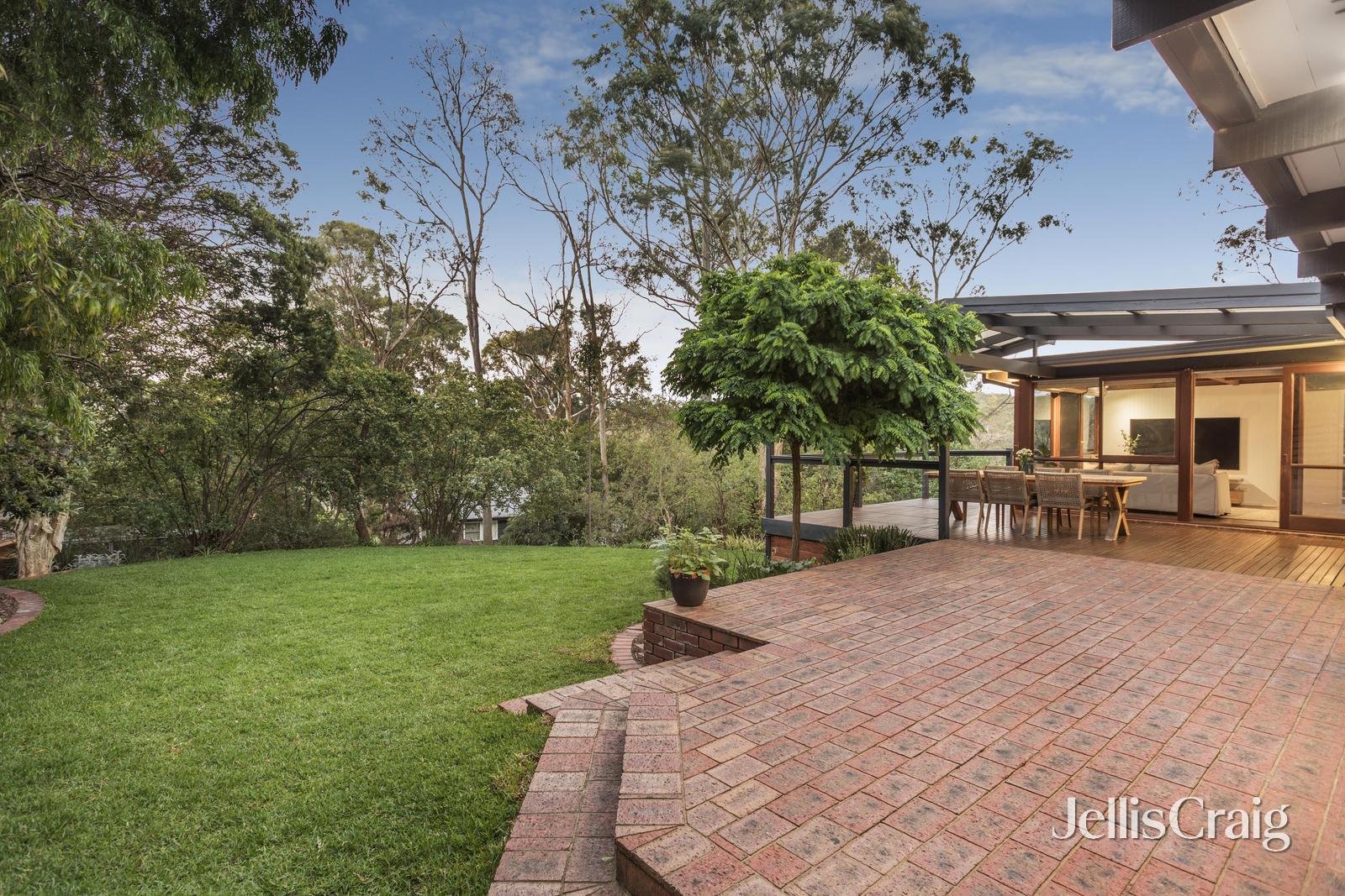 8 Jelbart Court, Eltham image 20