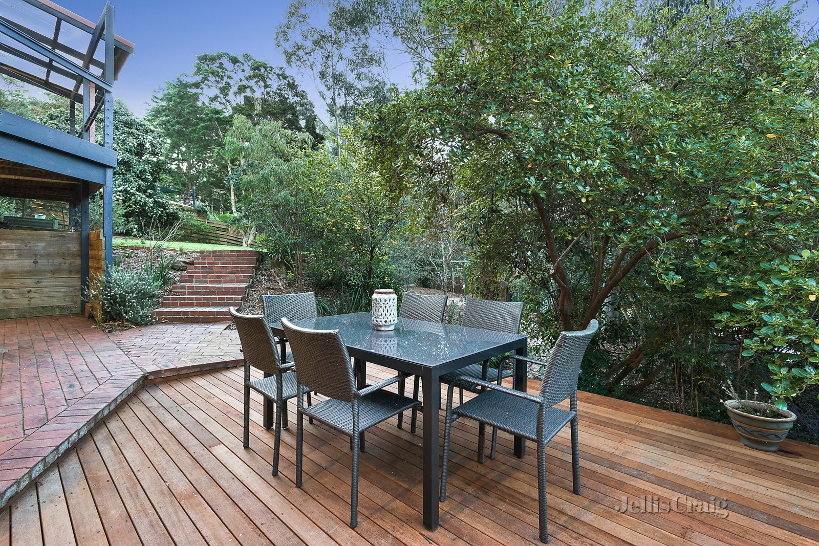 8 Jelbart Court, Eltham image 9