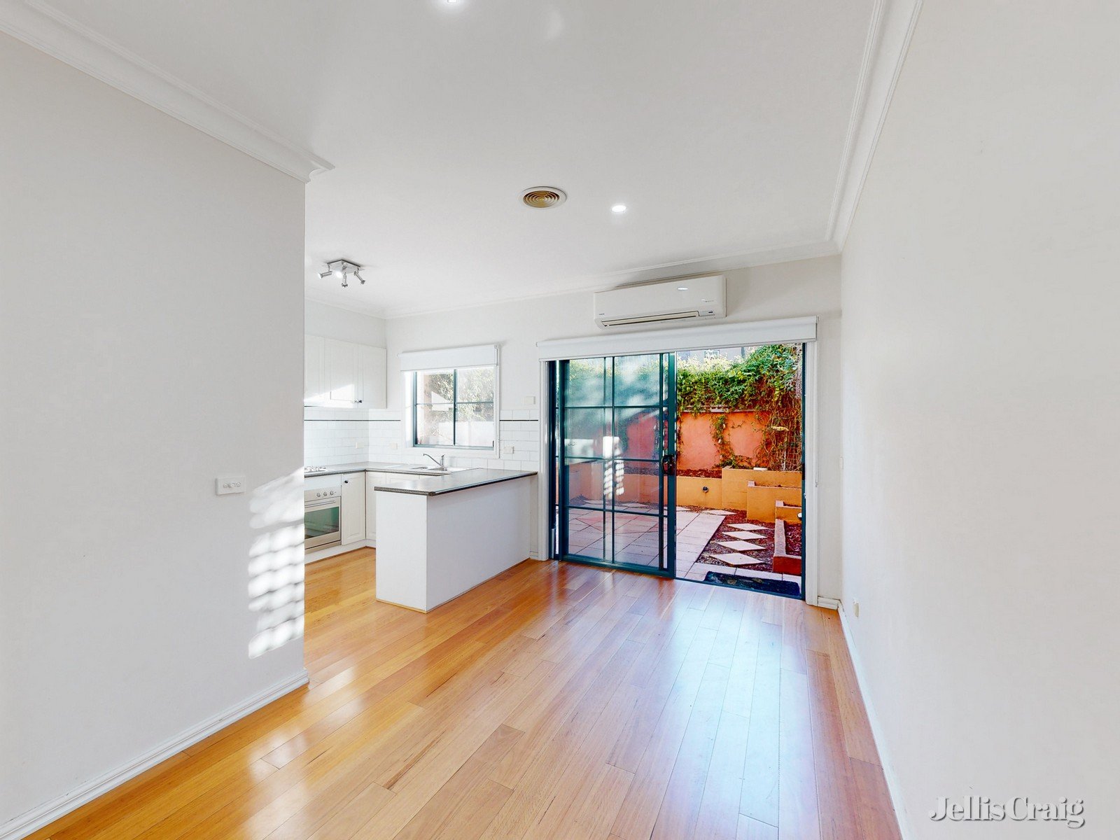 8 Jezabeel Court, Flemington image 3