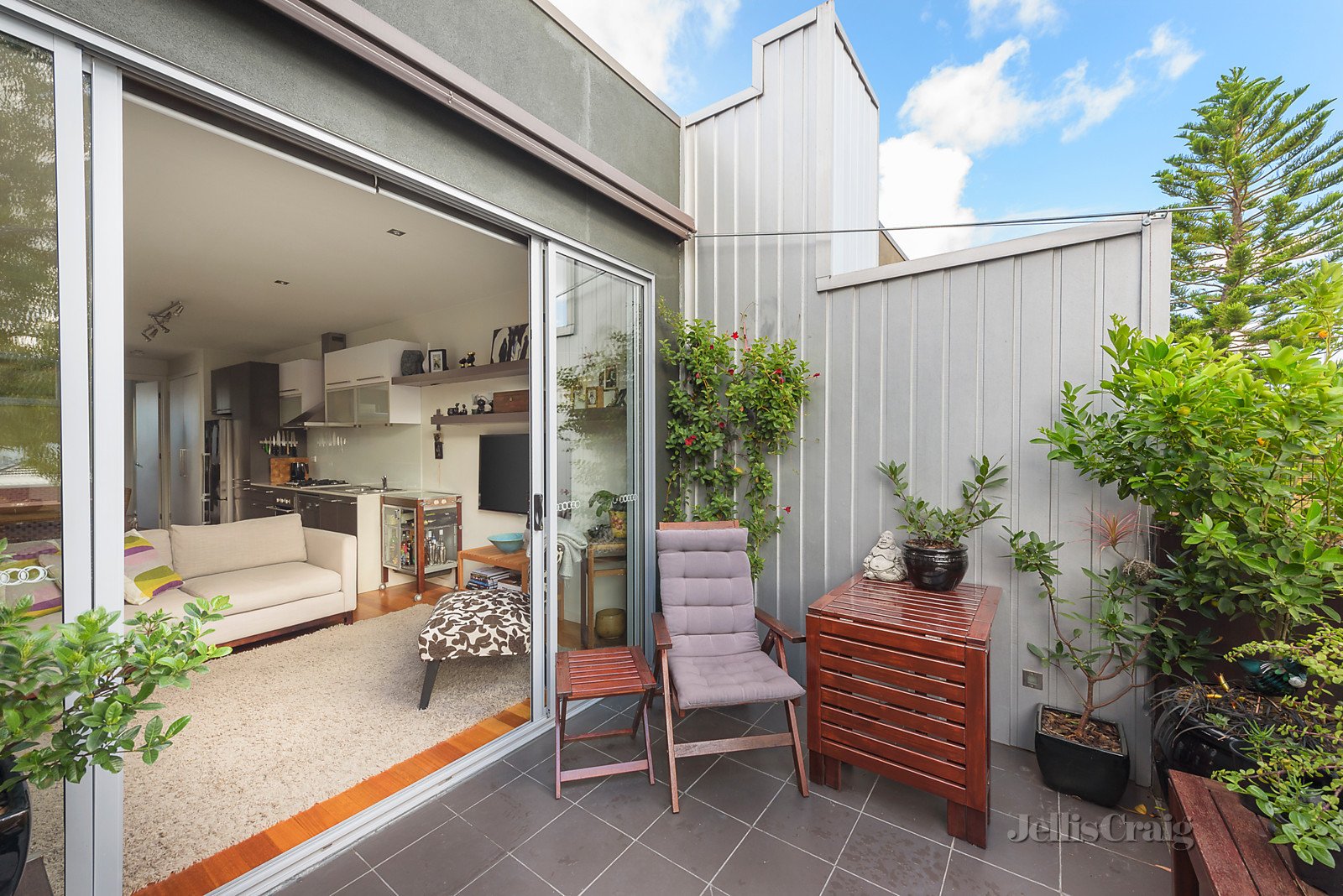 8 Jones Street, Brunswick image 3