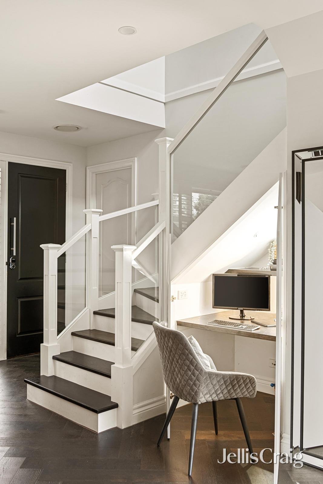 8 Justin Court, Cheltenham image 6