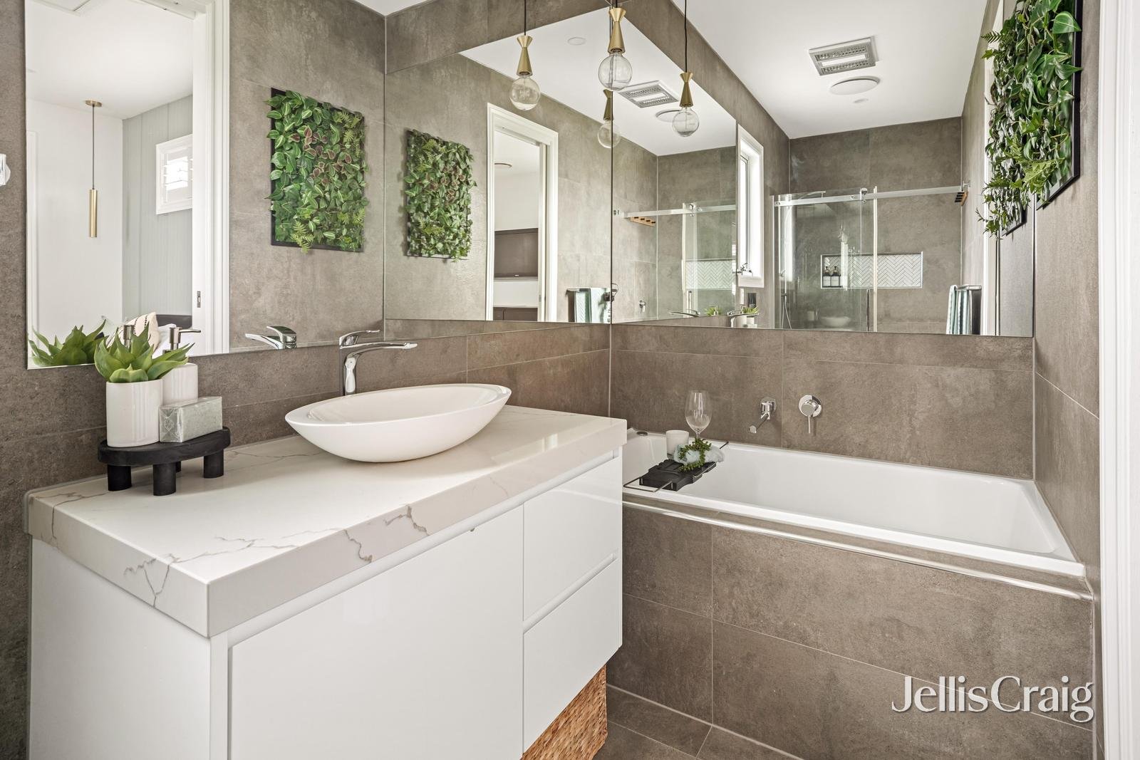 8 Justin Court, Cheltenham image 12