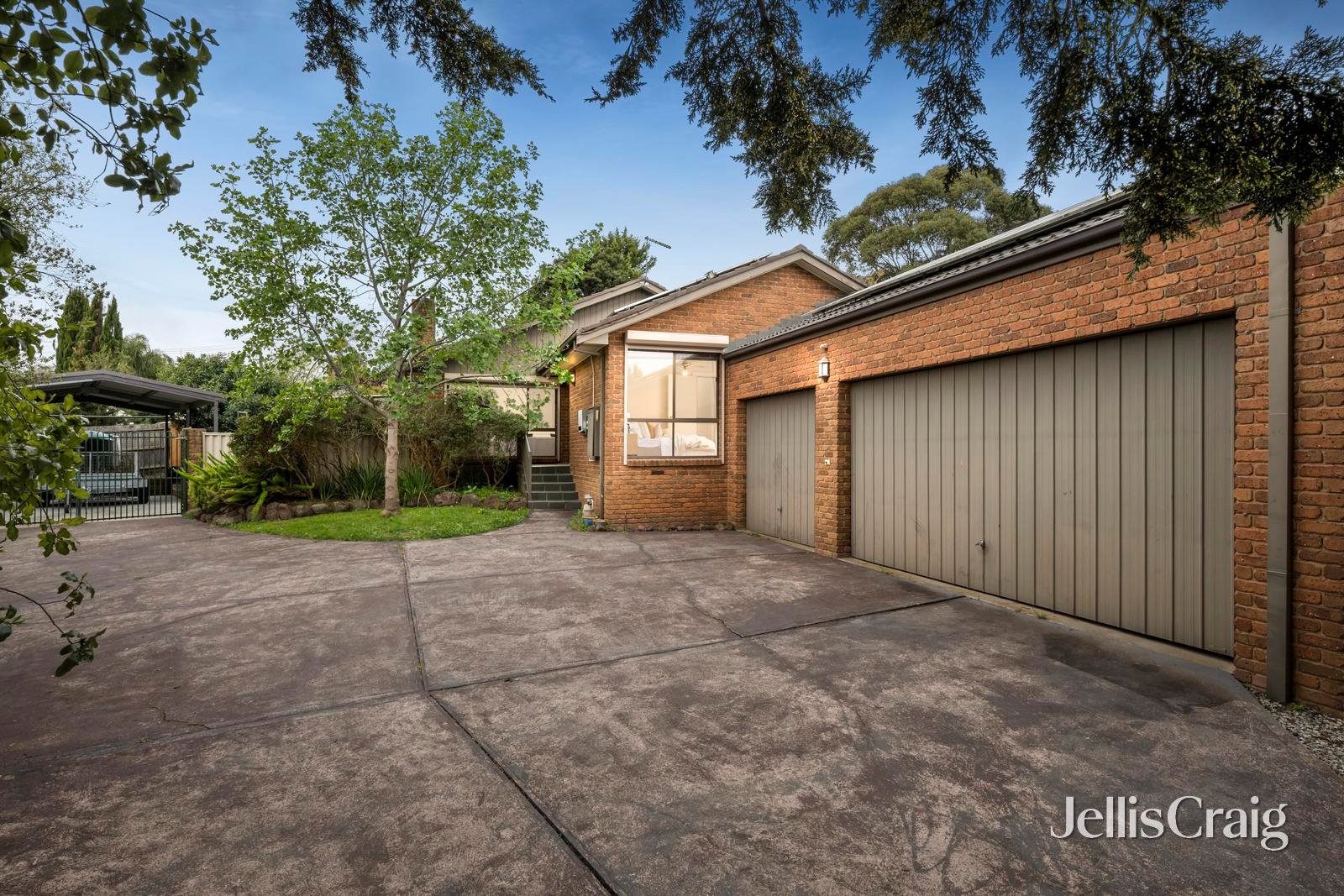 8 Kambora Court, Mooroolbark image 1