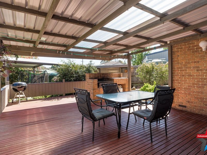 8 Kambora Court, Mooroolbark image 18