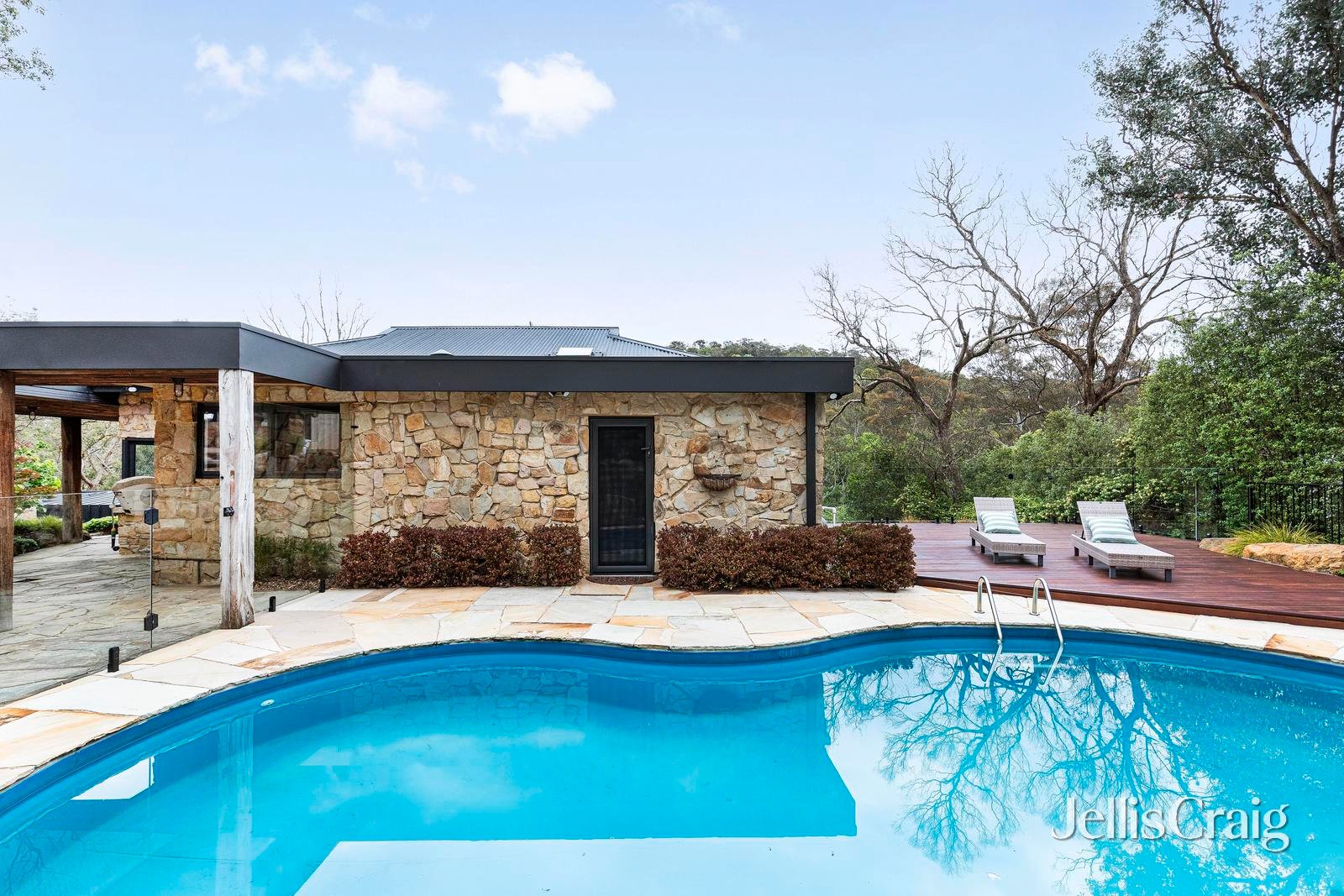 8 Kangaroo Ground-Warrandyte Road, North Warrandyte image 2