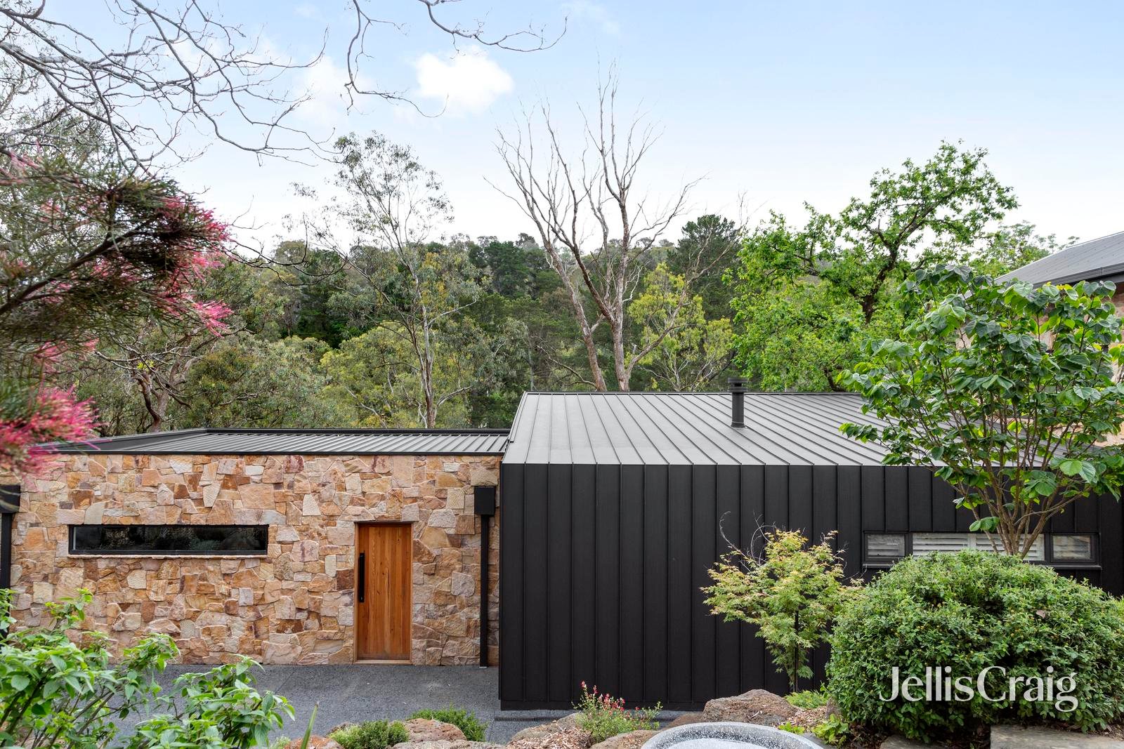 8 Kangaroo Ground-Warrandyte Road, North Warrandyte image 3