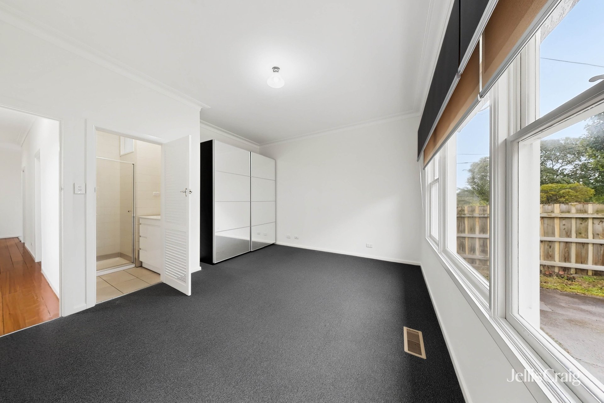 8 Kanooka Avenue, Ashwood image 10