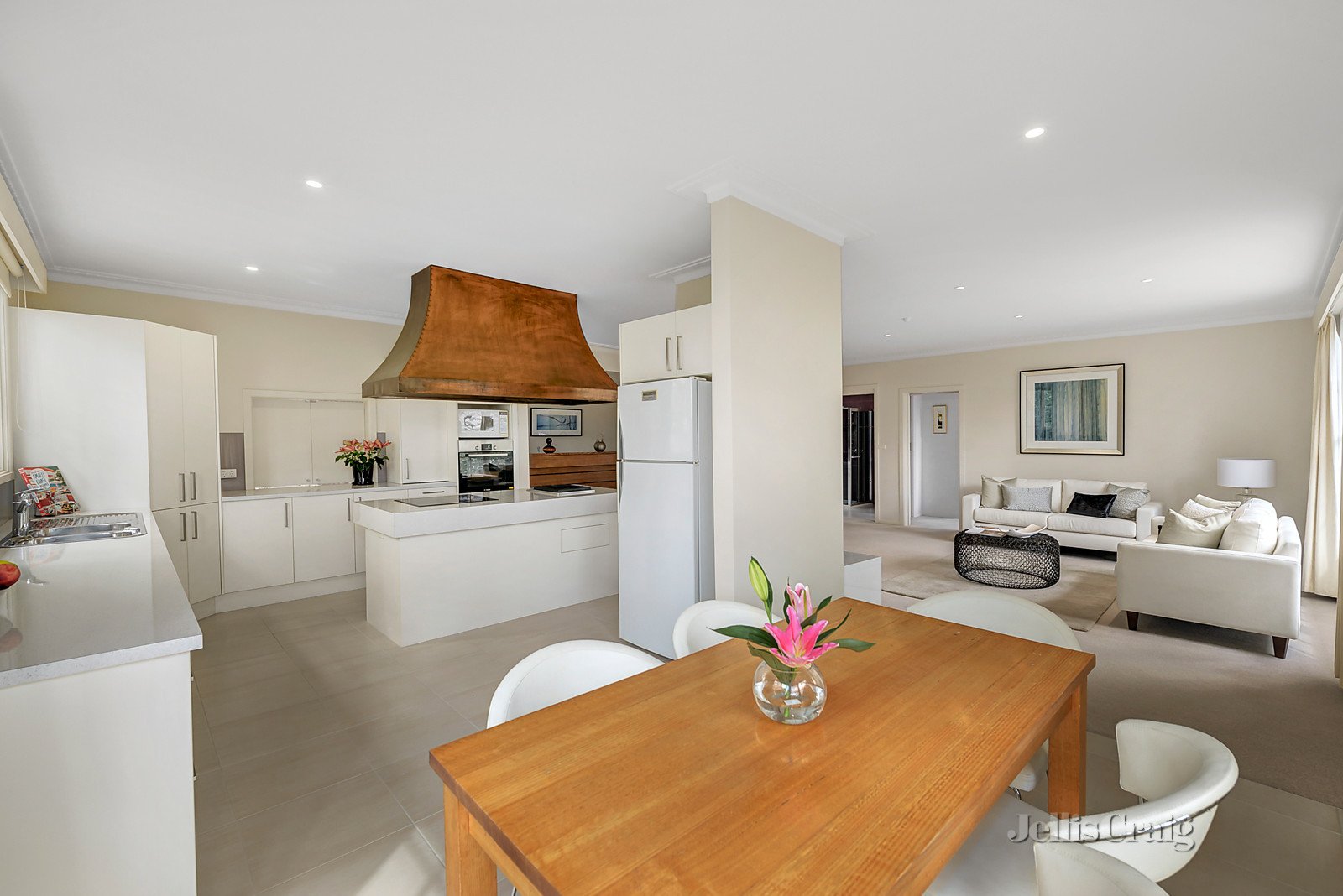 8 Kawarren Street, Balwyn North image 6