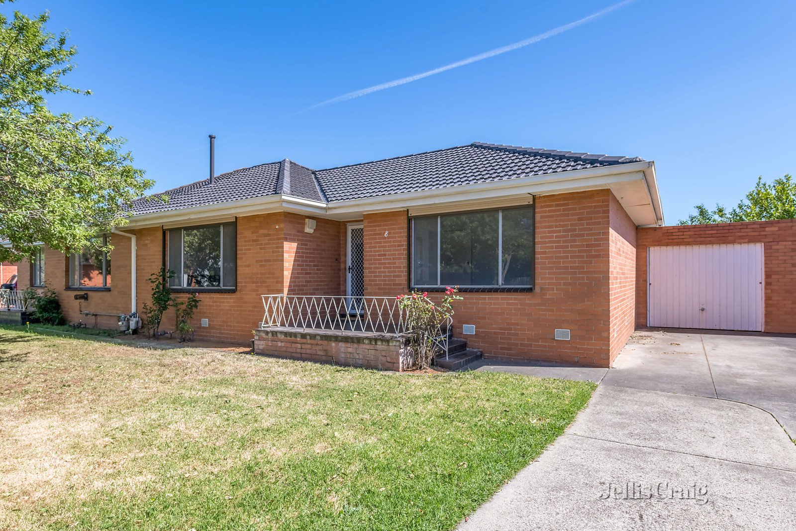 8 Kaye Court, Coburg image 1