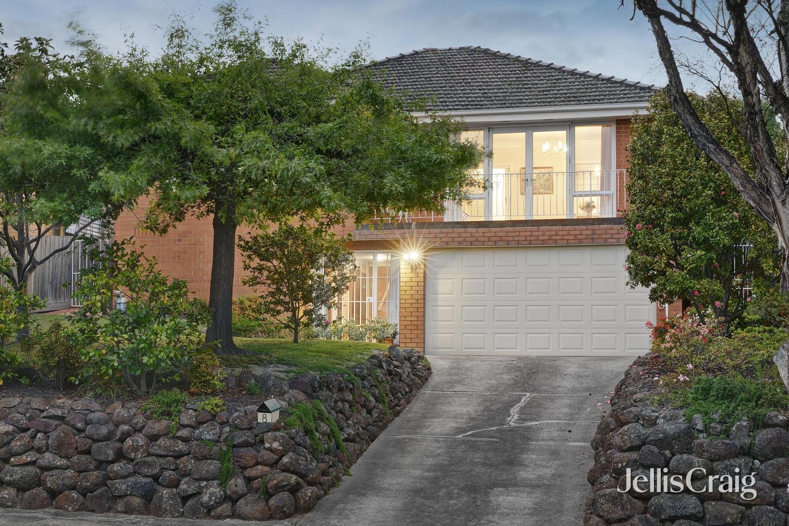 8 Kelvinside Street, Balwyn North image 1