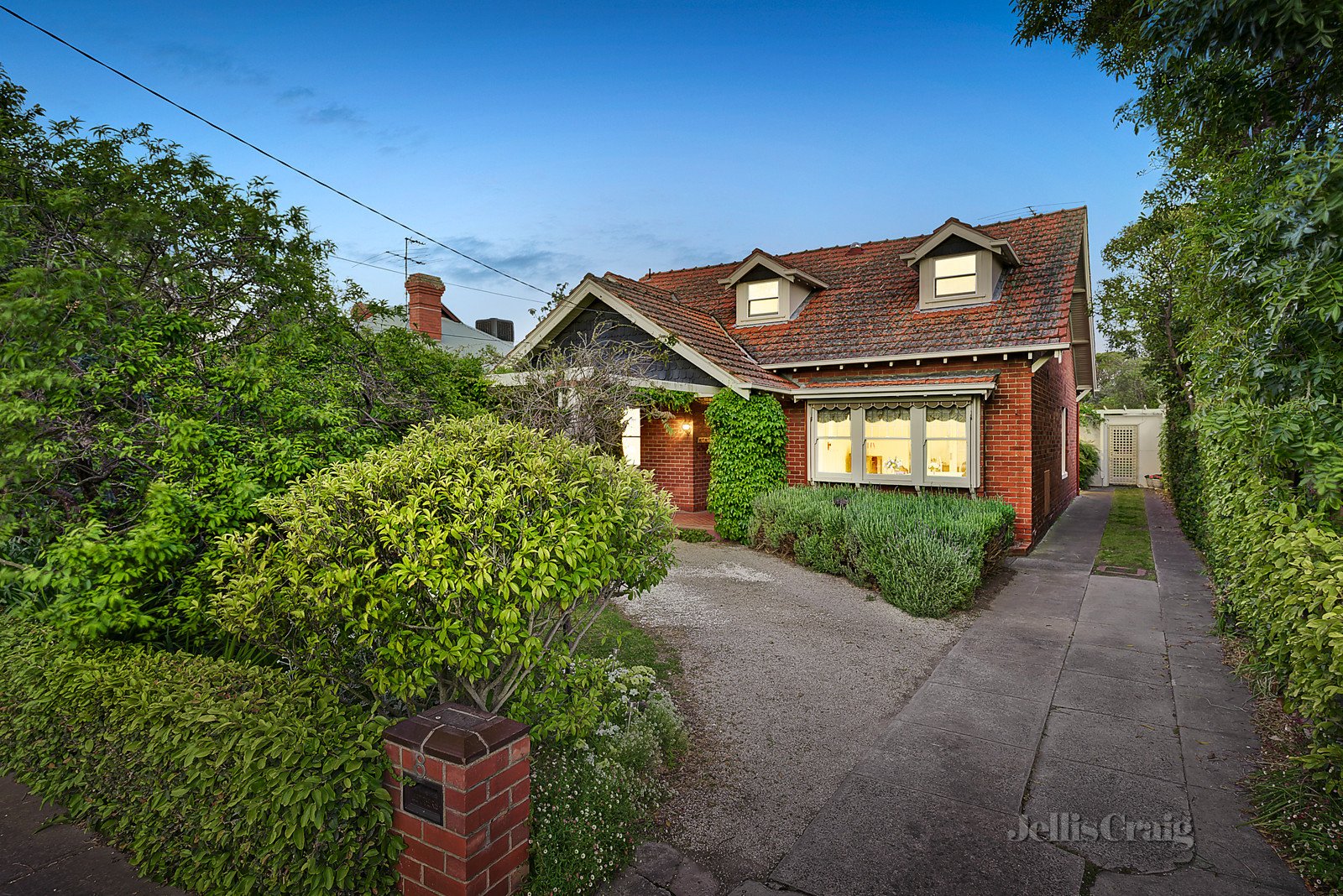 8 Kenilworth Grove, Glen Iris image 3