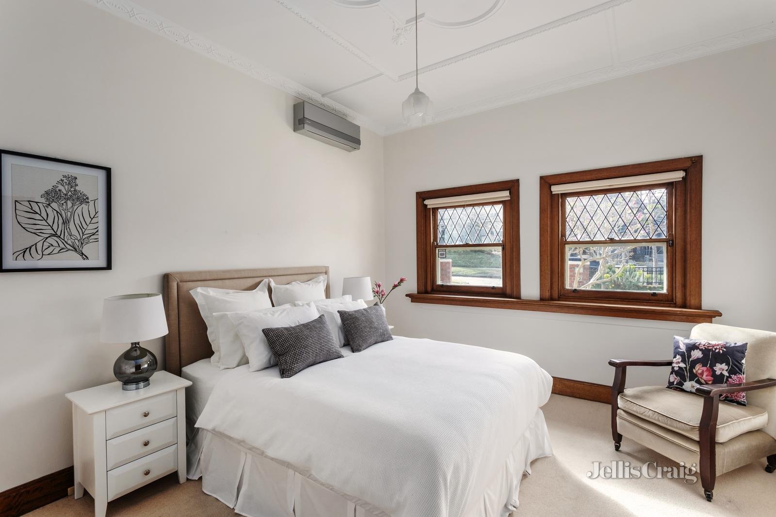 8 Kerr Crescent, Camberwell image 9