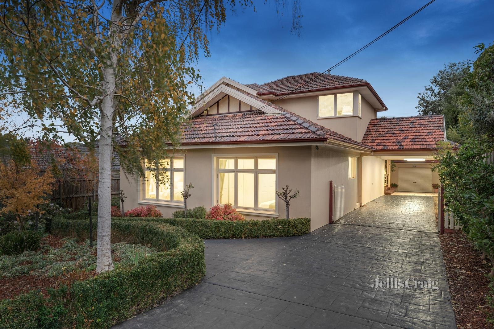 8 Kevin Avenue, Blackburn image 1