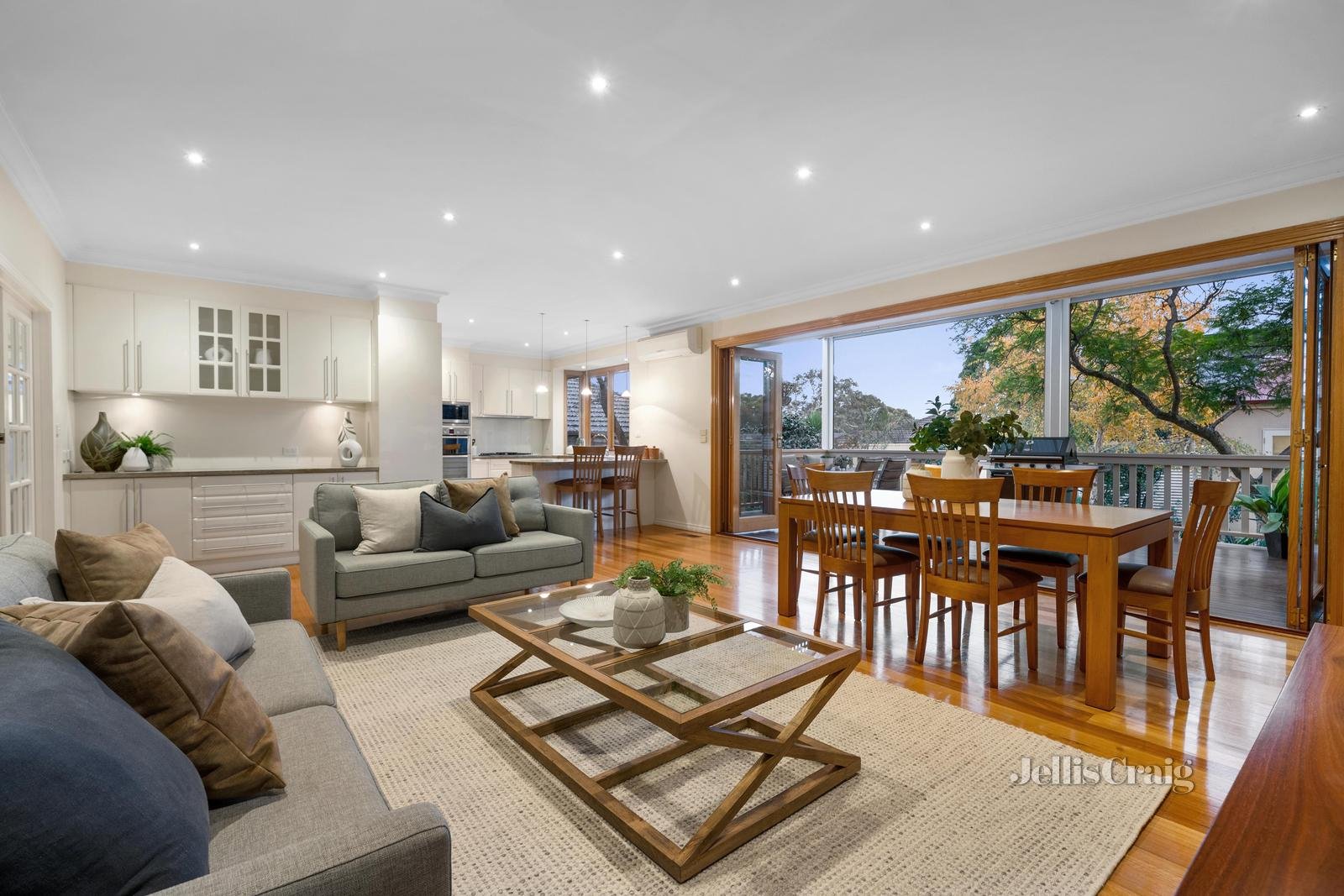 8 Kevin Avenue, Blackburn image 6