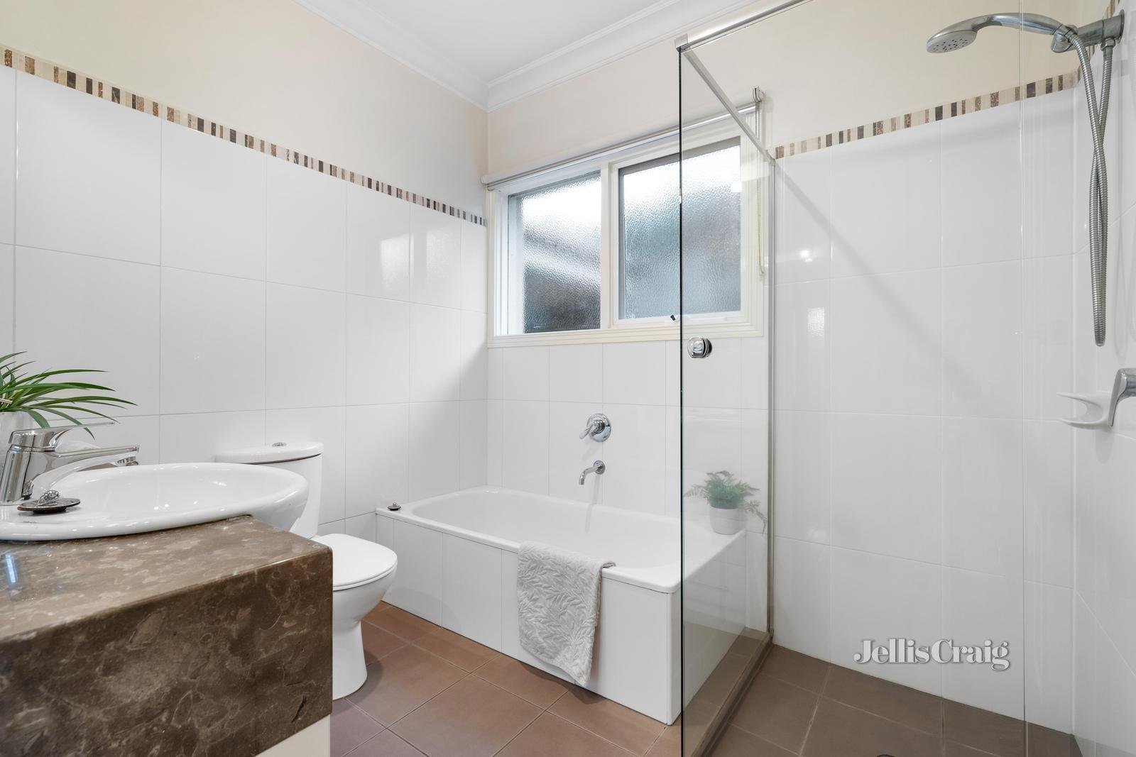 8 Kevin Avenue, Blackburn image 10