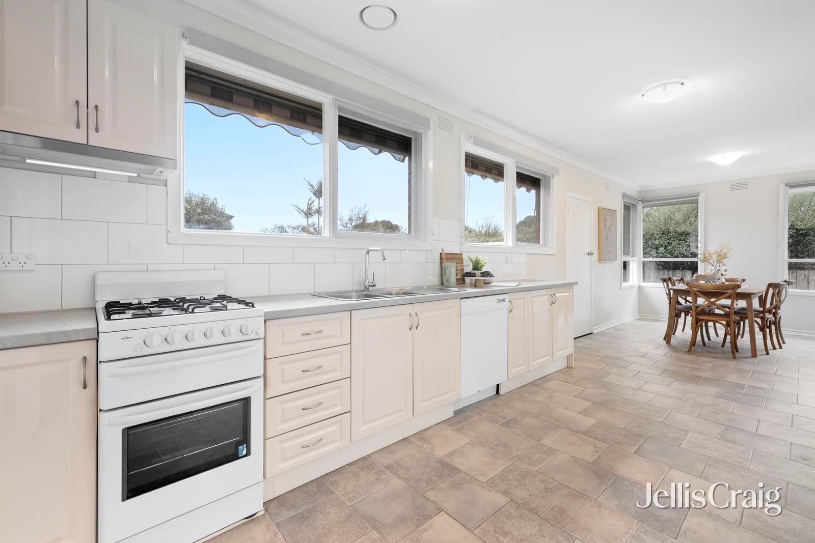 8 Lantana Street, Blackburn&nbsp;North image 5