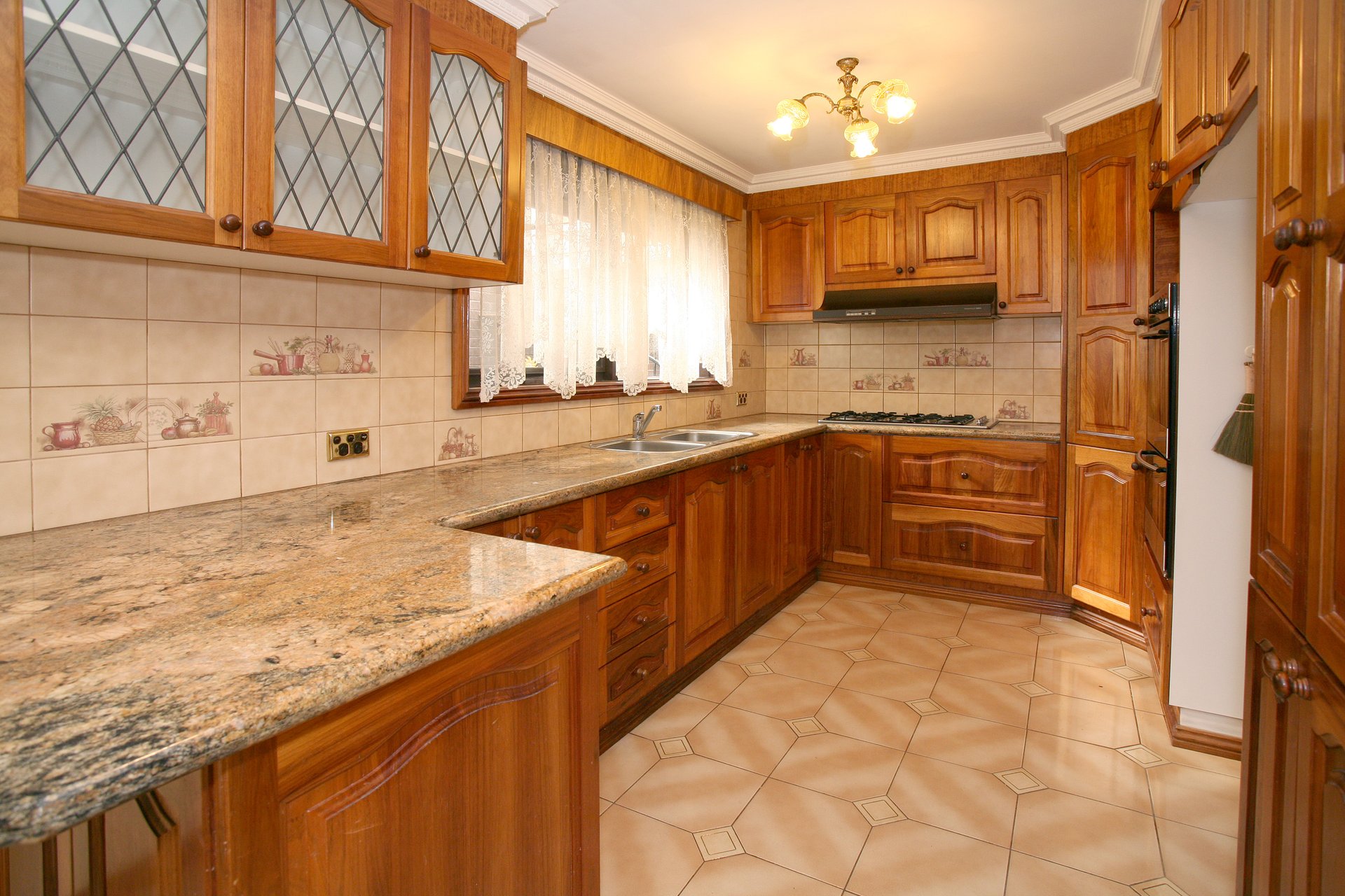 8 Lauriston Court, Mulgrave image 1