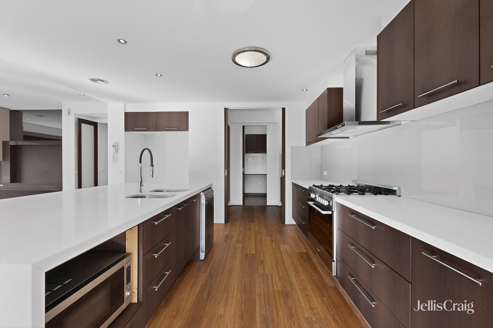 8 Lawson Street, Balwyn&nbsp;North image 3