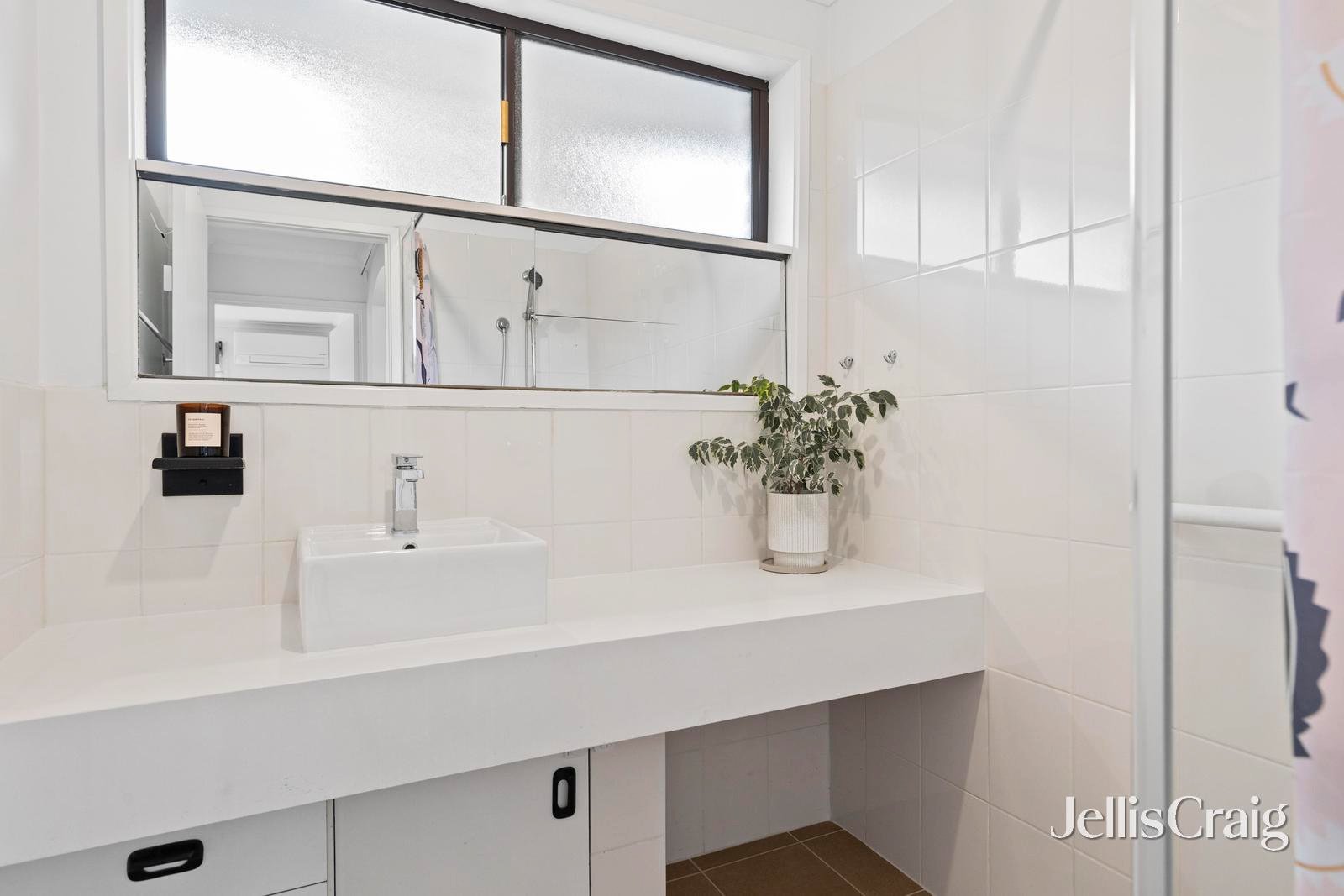 8 Lee-Ann Crescent, Croydon image 8