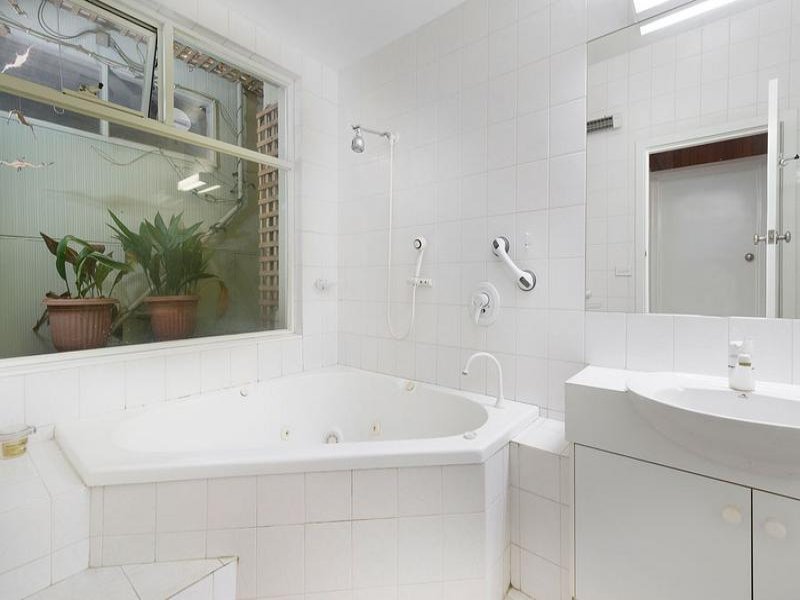 8 Lemon Road, Balwyn North image 6