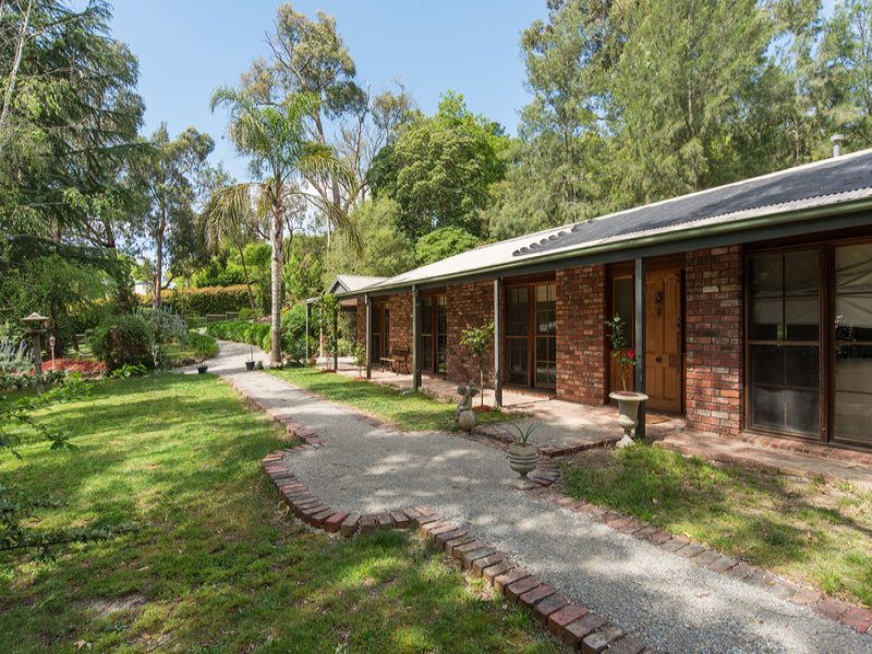 8 Lewis Road, Montrose image 3