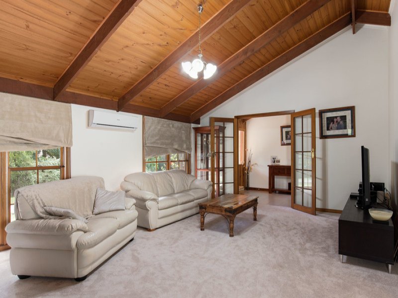 8 Lewis Road, Montrose image 4