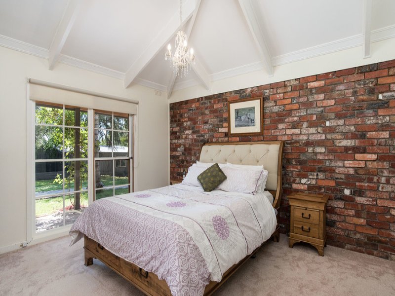 8 Lewis Road, Montrose image 10