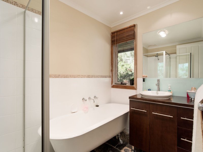 8 Lewis Road, Montrose image 14