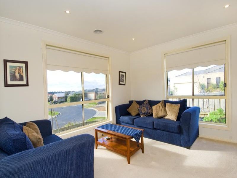 8 Lexia Place, Waurn Ponds image 3