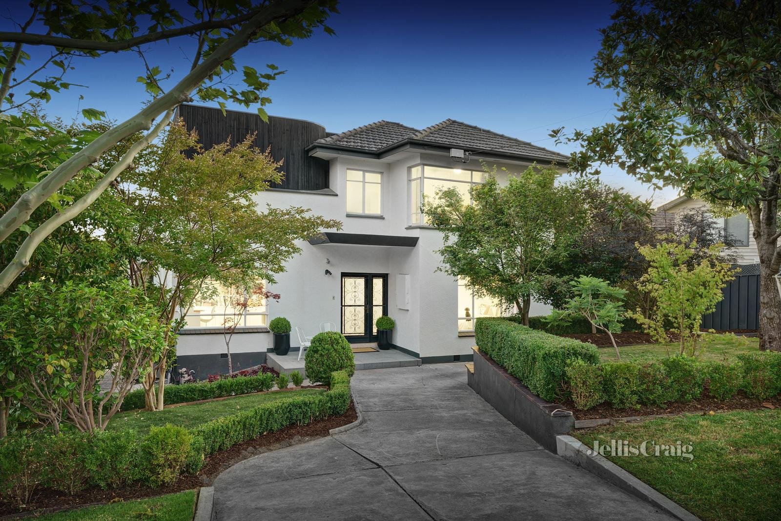 8 Lister Court, Ringwood image 2