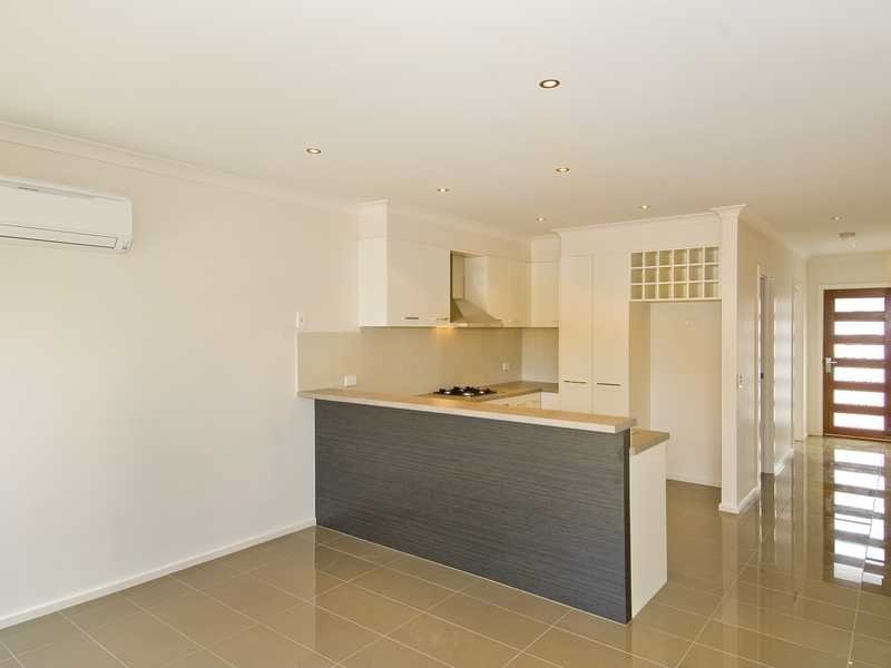 8 Little Fenwick Street, Geelong image 3