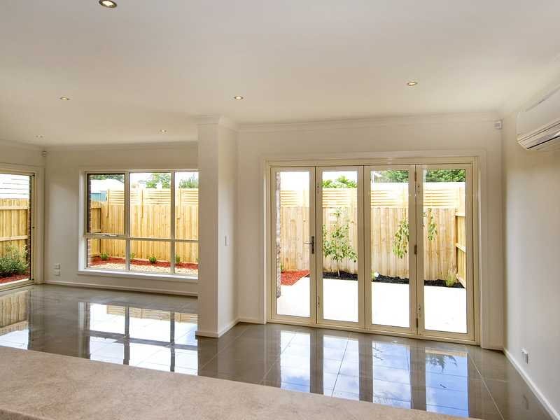 8 Little Fenwick Street, Geelong image 4