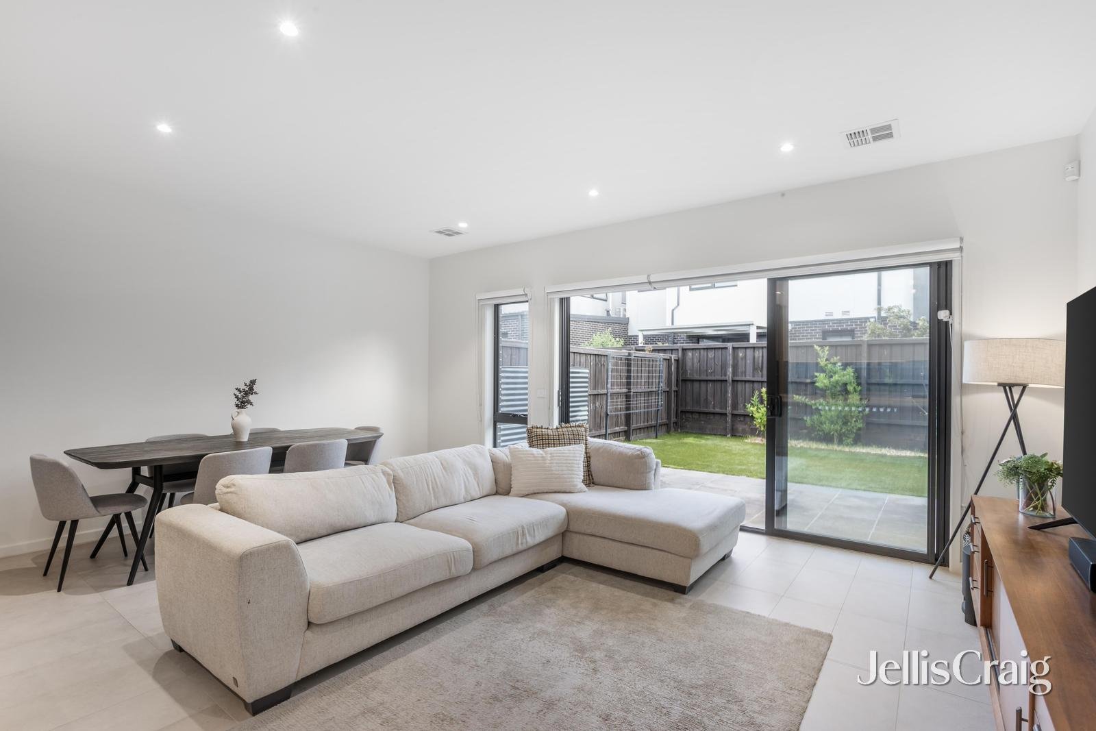 8 Livingstone Circuit, Mulgrave image 3