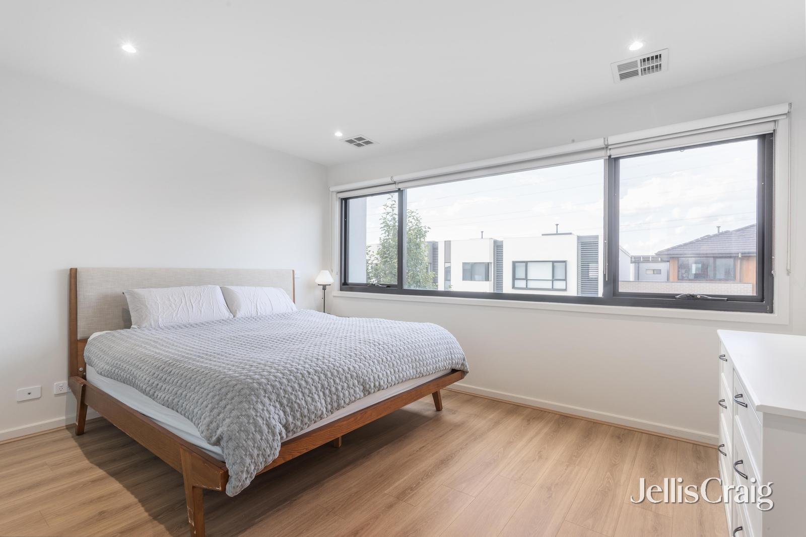 8 Livingstone Circuit, Mulgrave image 6