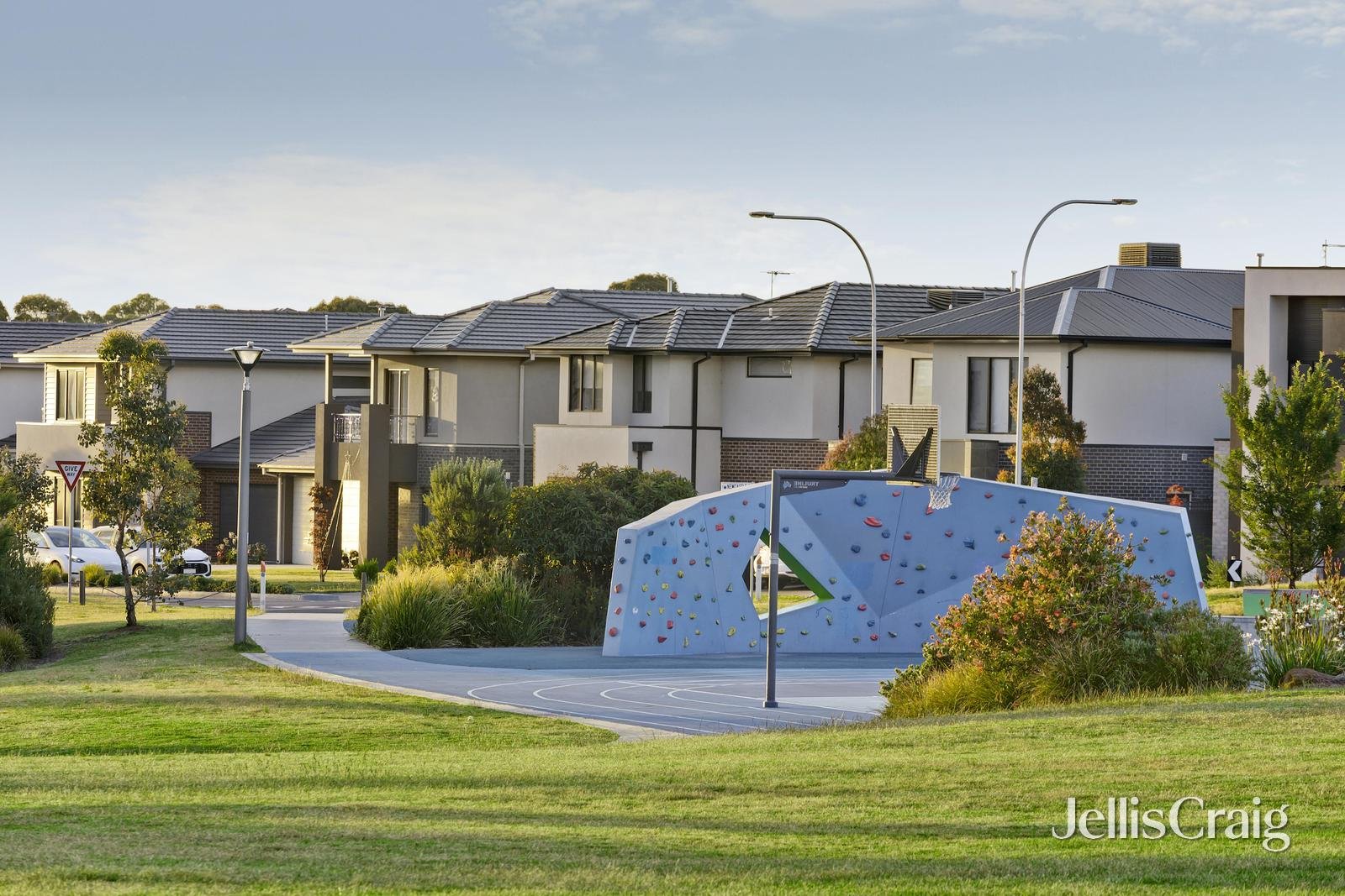 8 Livingstone Circuit, Mulgrave image 12