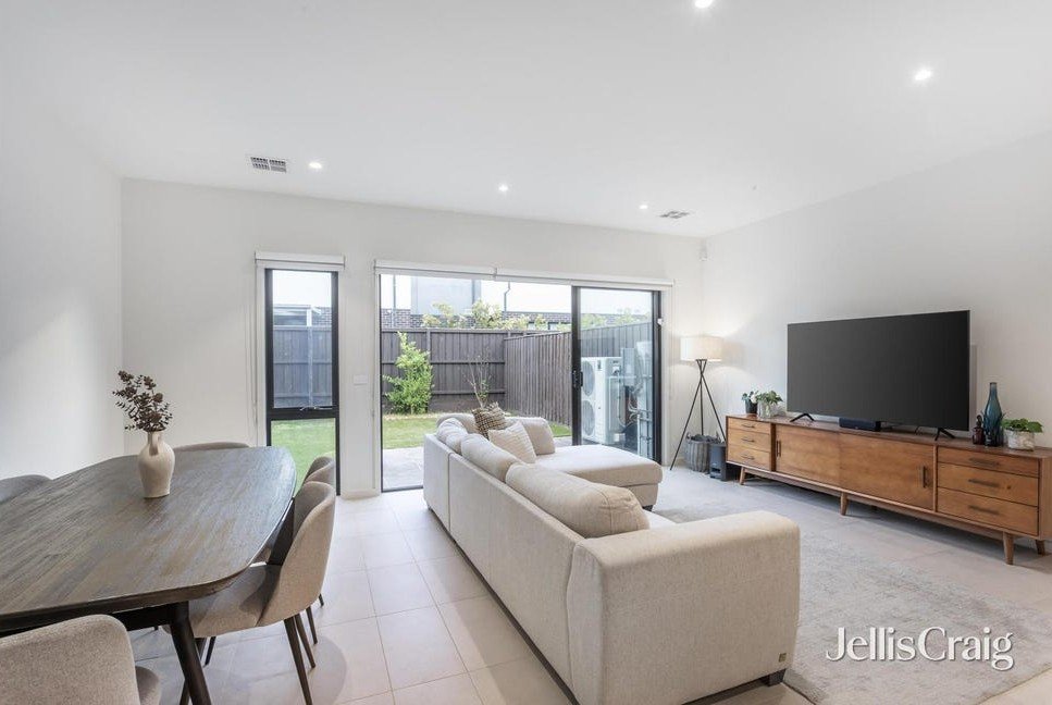 8 Livingstone Circuit, Mulgrave image 5