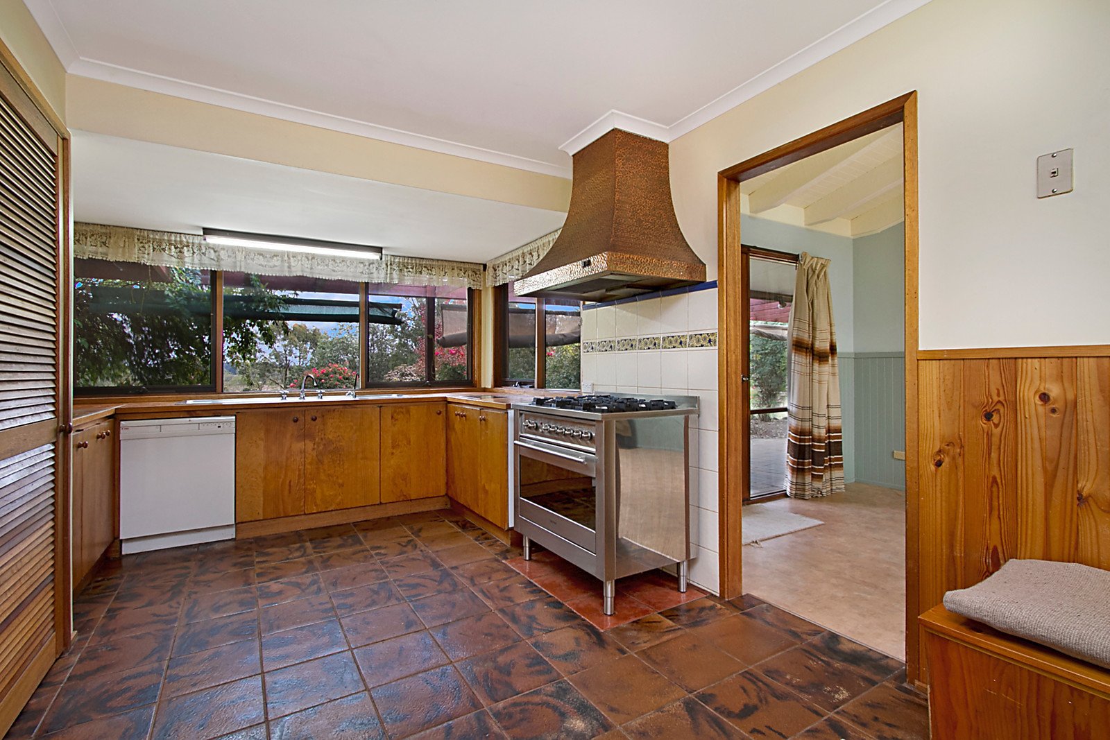 8 Lodgewood Road, Woodend image 3