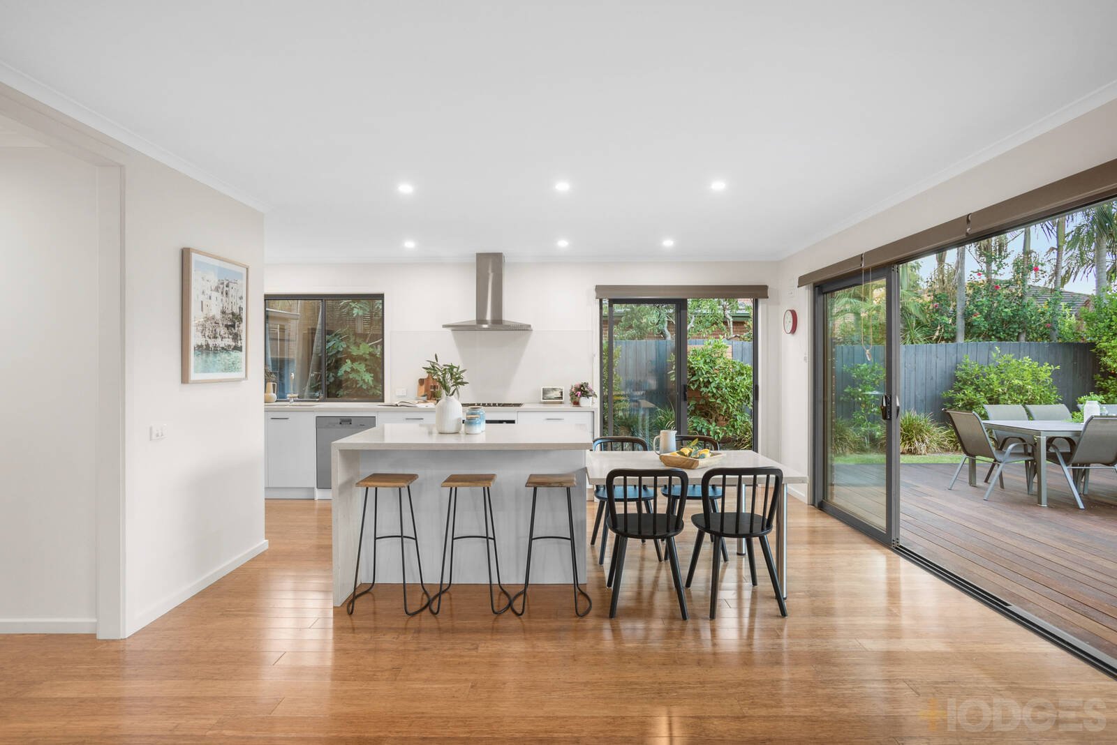 8 Logan Court Mentone