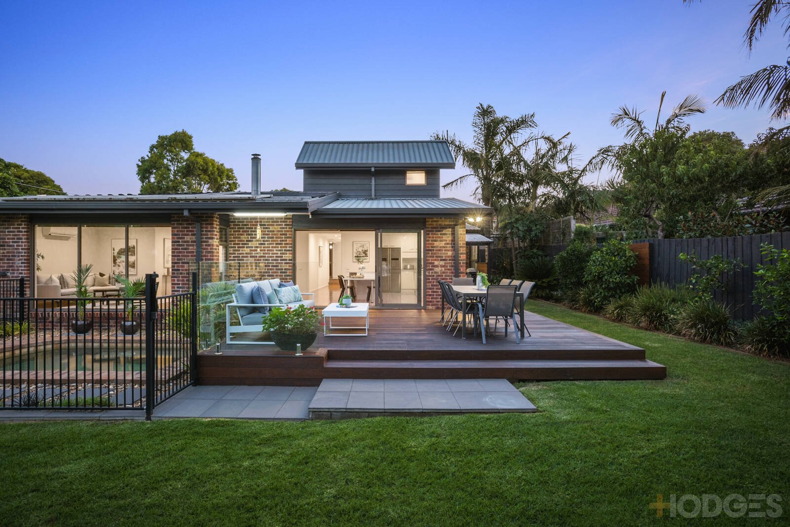 8 Logan Court Mentone