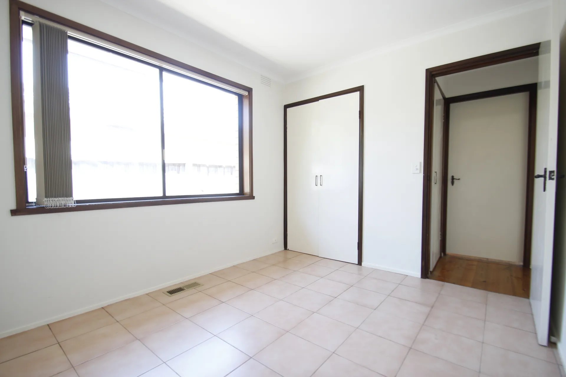 8 Lomond Drive, Glen&nbsp;Waverley image 7