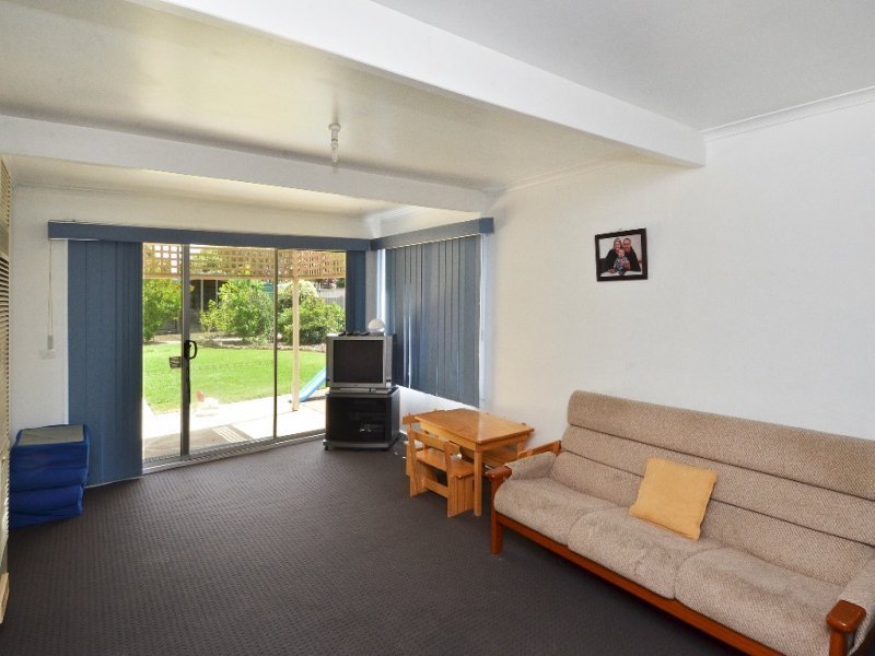 8 Lomond Terrace, East Geelong image 4