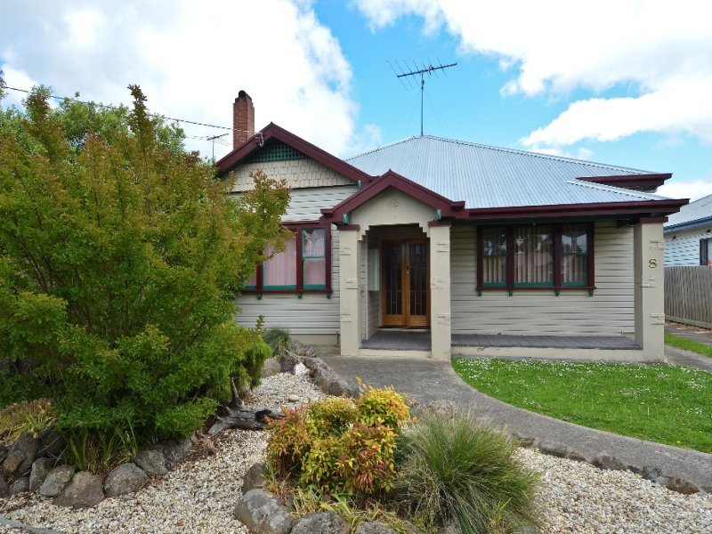 8 Lomond Terrace, East Geelong image 9