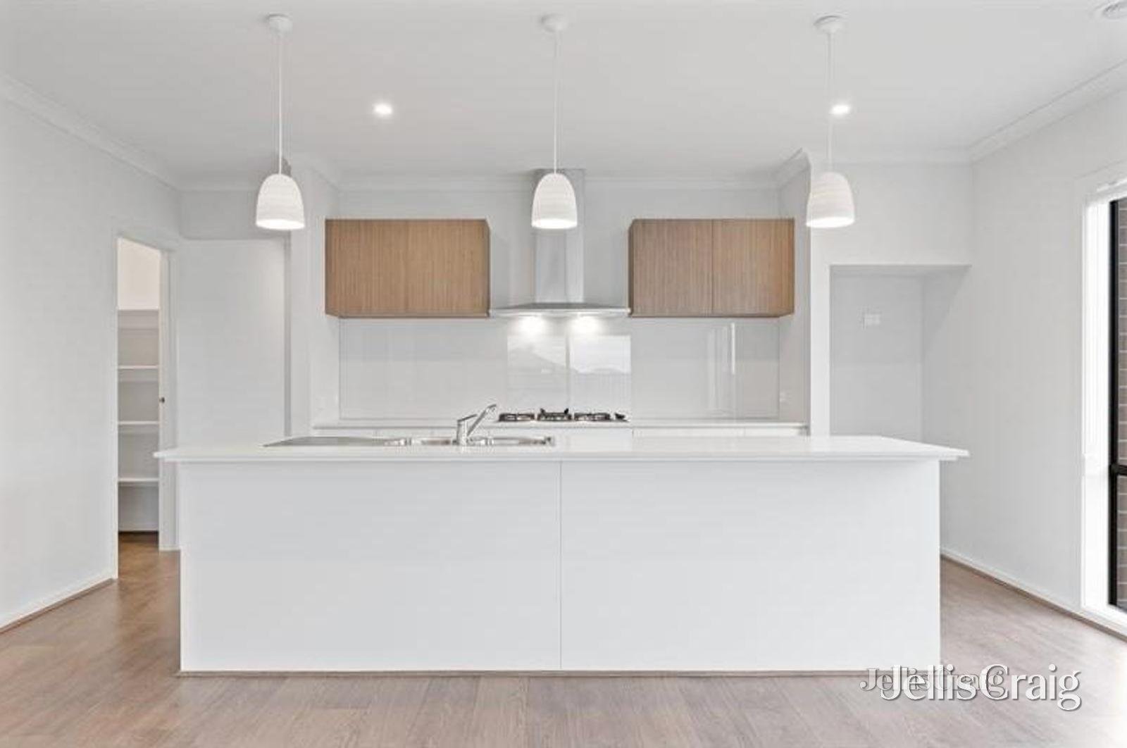 8 Lugano Avenue, Alfredton image 4