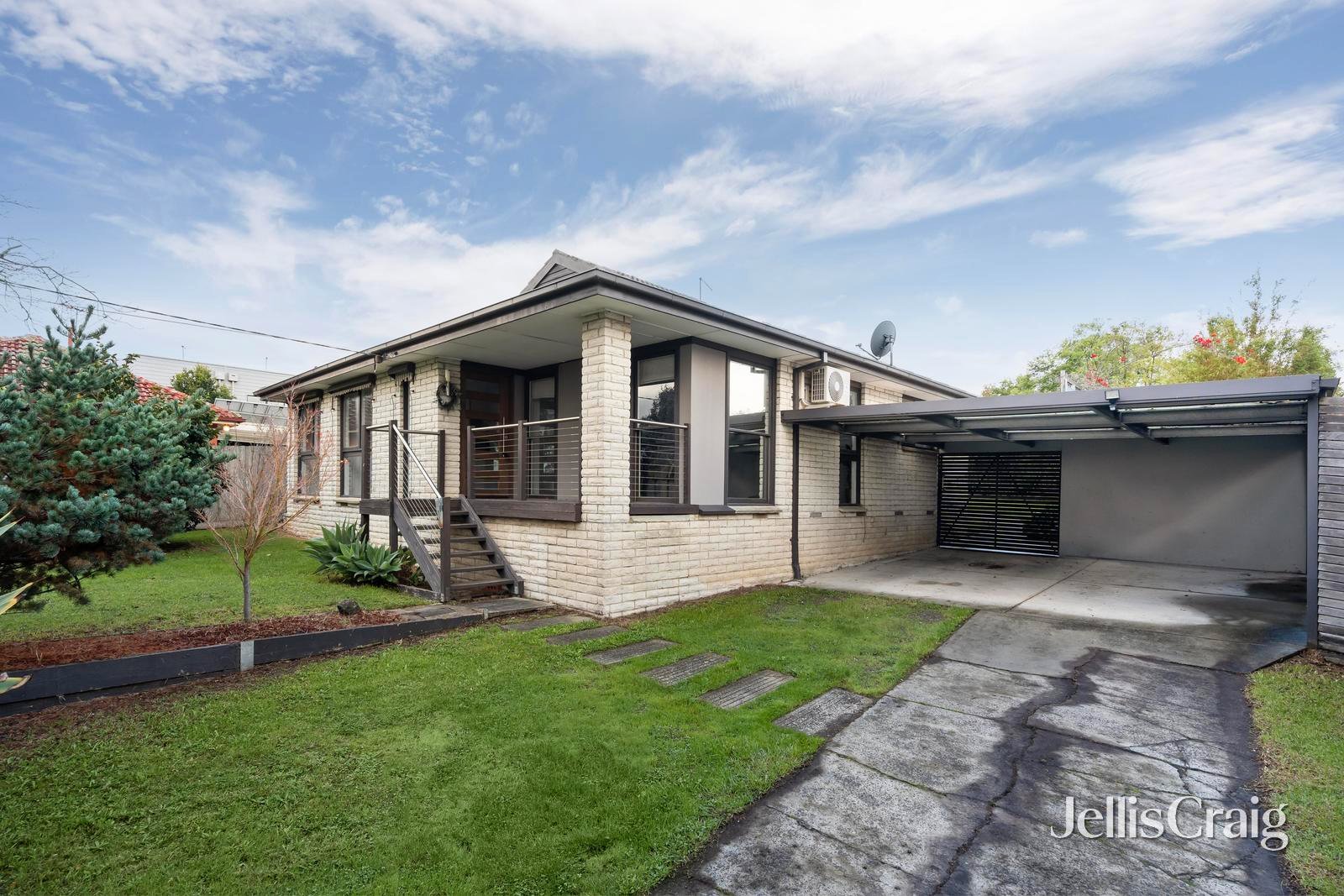 8 Luton Court, Rowville image 1