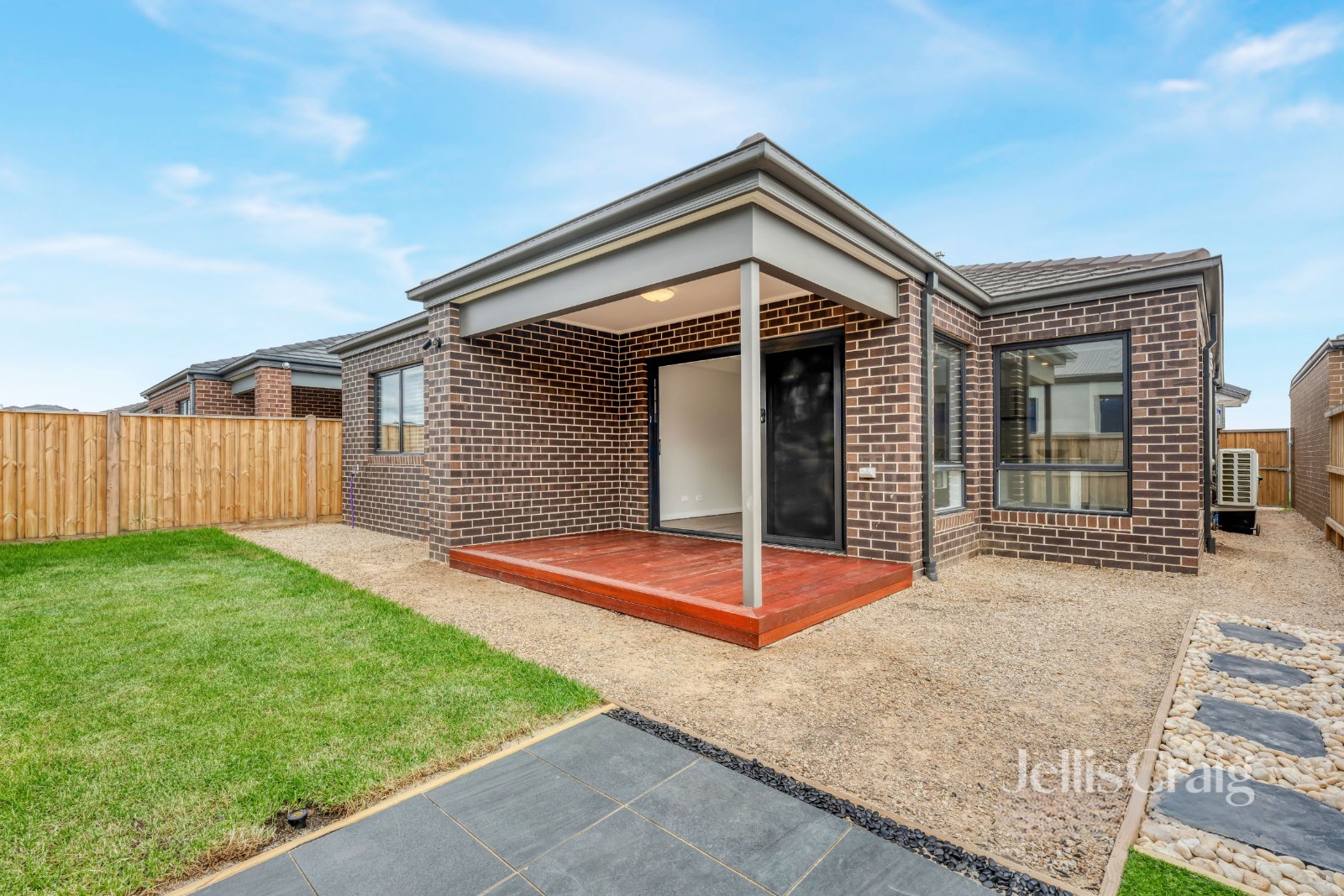 8 Lynnwood Drive, Mickleham image 11
